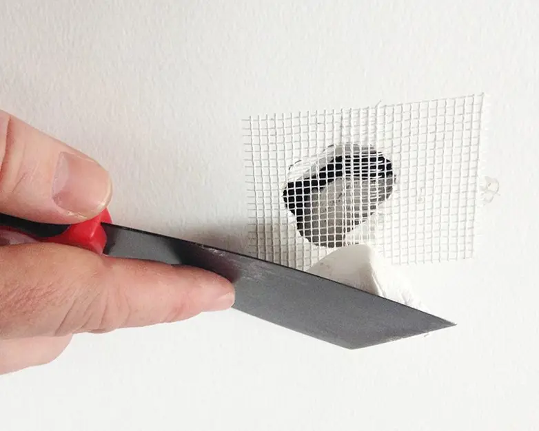 How To Repair A Large Hole In A Wall | Gyprock Repair - Selleys