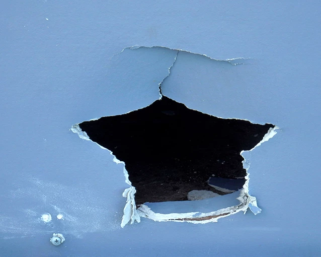 How To Repair A Large Hole In Wall Gyprock Eys - How To Fill A Big Hole In The Wall